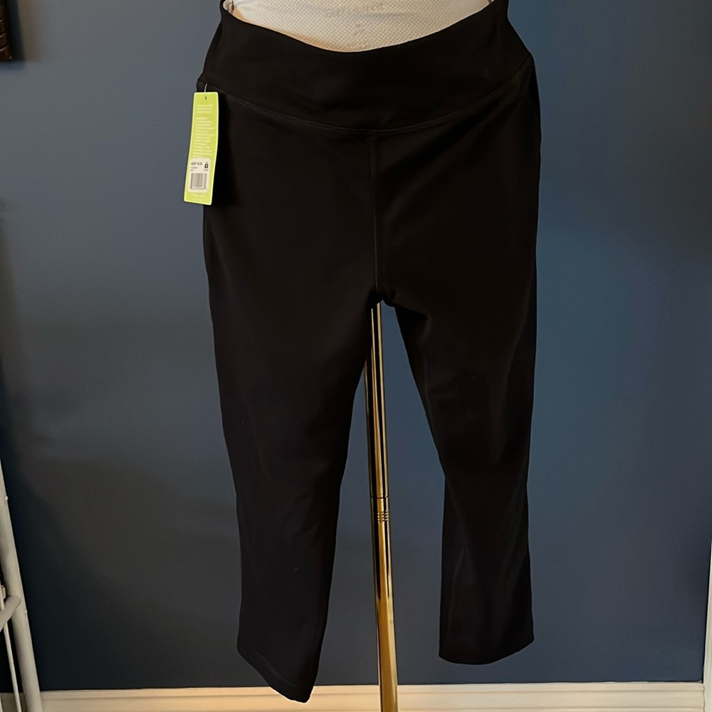 Marika Sport, capri leggings, crafted for the best comfort & function. Cropped
